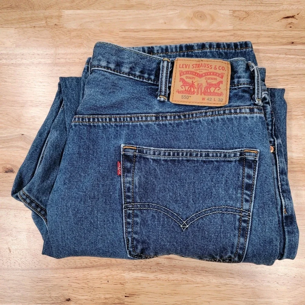 Levi's‎ 550 Men's 42x32 Denim Jeans Medium Wash Blue